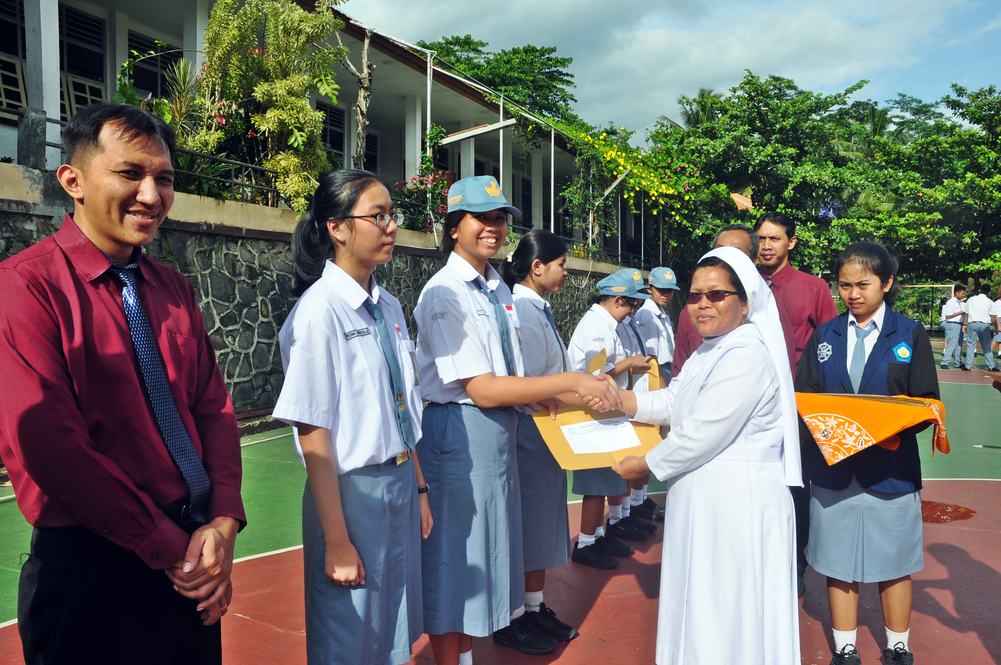Berita Upacara Pelantikan Pengurus OSIS periode 2018/2019